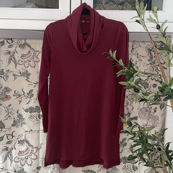 Lisa Rinna top - Picture 2 of 7